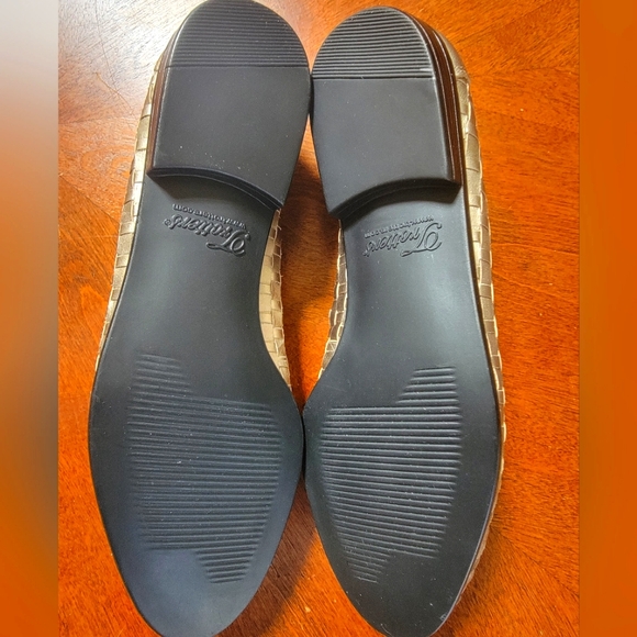 Gold Leather Trotters BNWOT - Picture 6 of 6